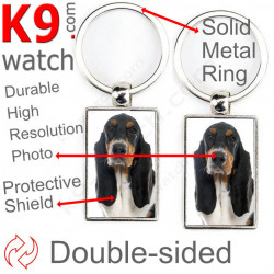 Double-sided metal key ring with photo Tricolor Basset Hound, metal key ring gift idea; double faced key holder metallic Hund